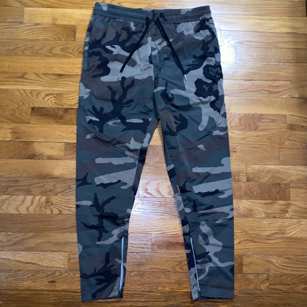 STAMPD - Mens Nylon Joggers - Camouflage - Size M (Slim Fit)